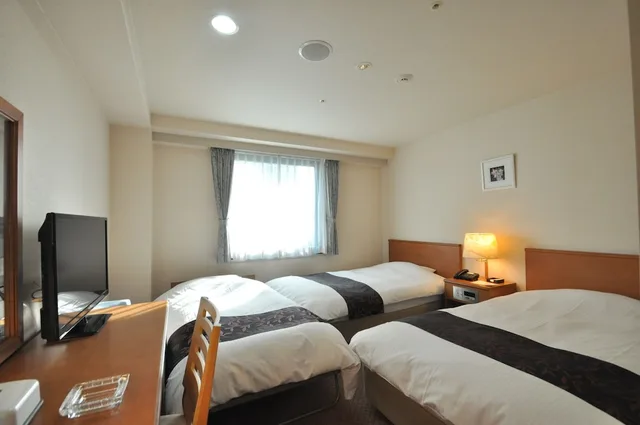 غرفة ثلاثية بثلاثة أسرّة للمدخنين، Kobe City Gardens Hotel 1/1