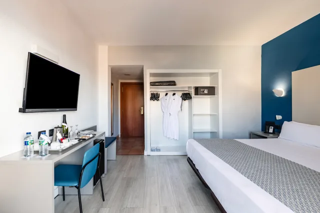 غرفة بريميوم بسرير مزدوج أو سريرين منفصلين، Catalonia Punta Del Rey Hotel 2/4