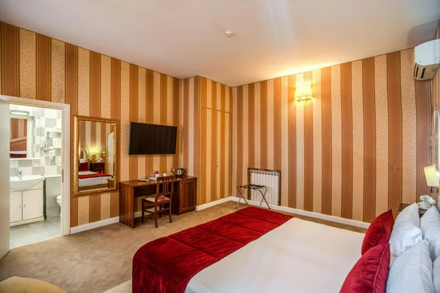 Superior, Twin Beds, Relais Fontana di Trevi 6/10