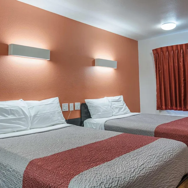 غرفة رباعية لذوي الإعاقة، Motel6 Texarkana, AR 1/8
