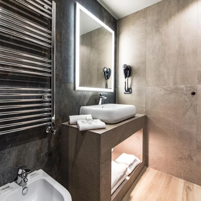 جناح دوبلكس بشرفة، Just Hotel Milano 4/4