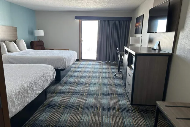 2 Bedrooms, Suite, 3 Queen Beds, Lake View, AmericInn by Wyndham Saint Ignace 1/5