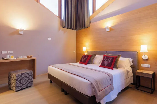 2 Bedrooms, Master, Executive, Suite, Twin Beds, Queen Bed, Sofa، Hotel Excelsior Planet 7/10