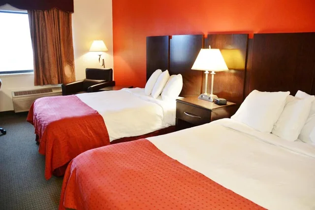 غرفة بسرير مزدوج، Country Hearth Inn & Suites Kenton 3/5