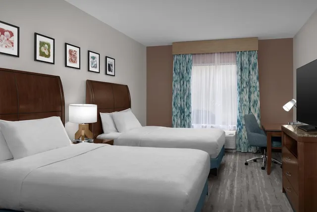 جناح بسريرين كوين لذوي الإعاقة، Hilton Garden Inn Greensboro Airport 2/9
