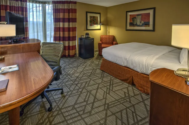 Room, Queen Bed, Accessible, Doubletree Hotel Murfreesboro 4/9