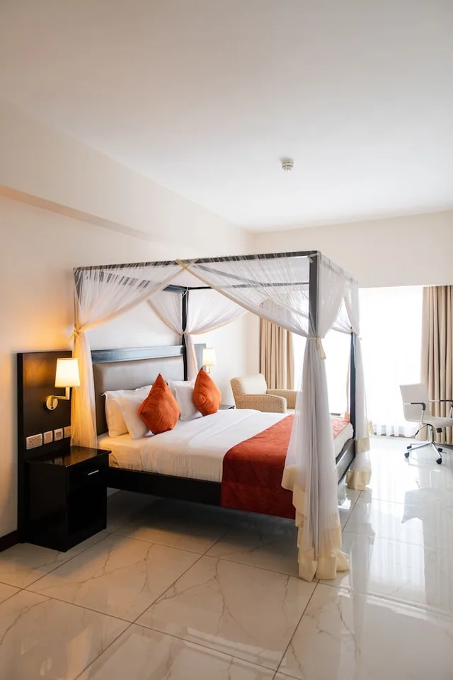جناح بسرير كينج بإطلالة على البحيرة، Acacia Premier Hotel 1/2