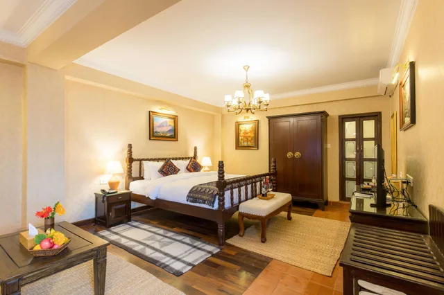 Heritage, King Bed, Baber Mahal Vilas 3/5