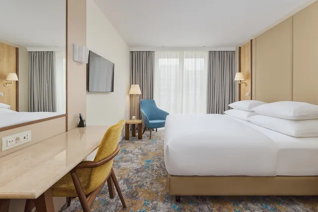 غرفة قياسية بسرير كينج بإطلالة على المدينة، Hotel Budva 2/6