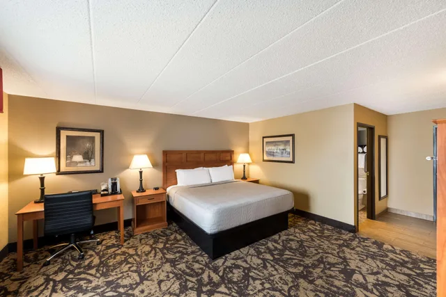 غرفة بسرير كينج لذوي الإعاقة، Best Western Derby Inn 2/3