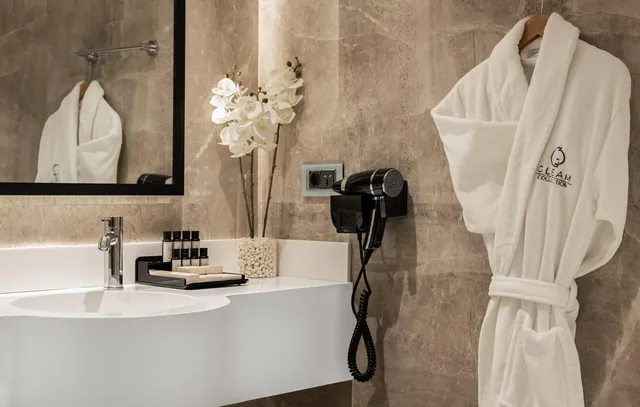 2 Bedrooms, Suite, King Bed, Gleam Collection Hotel 5/5