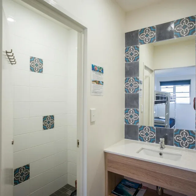 غرفة بسرير كينج وسرير كوين، Rambutan Townsville North QLD 3/4