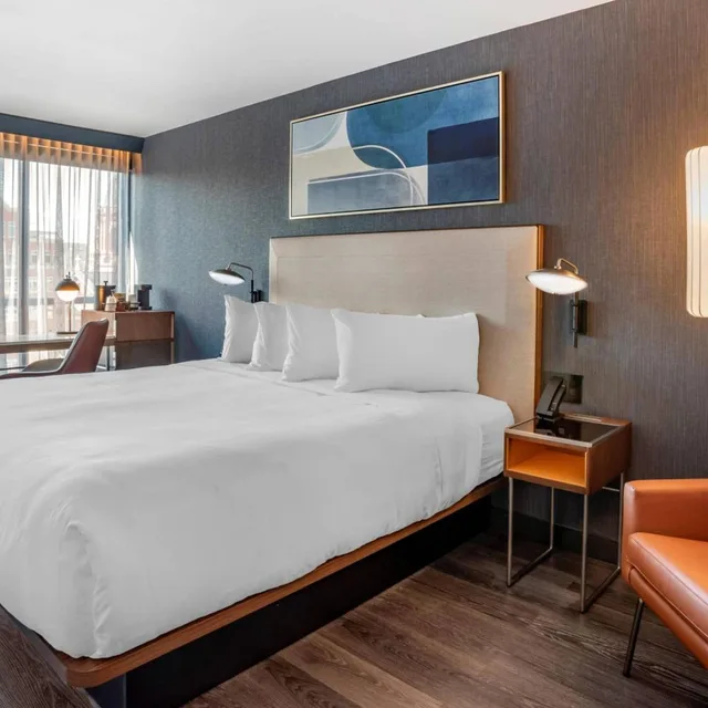 غرفة بسرير كينج في طابق مرتفع، Courtyard by Marriott Washington, DC Dupont Circle 7/10
