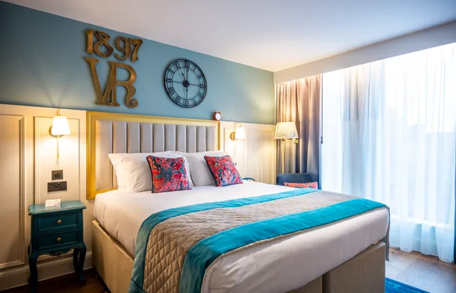 غرفة قياسية بسرير كينج، Hotel Indigo Chester 6/9