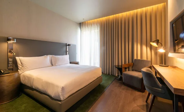 غرفة ديلوكس بسرير مزدوج بشرفة، Hilton Porto Gaia 6/10