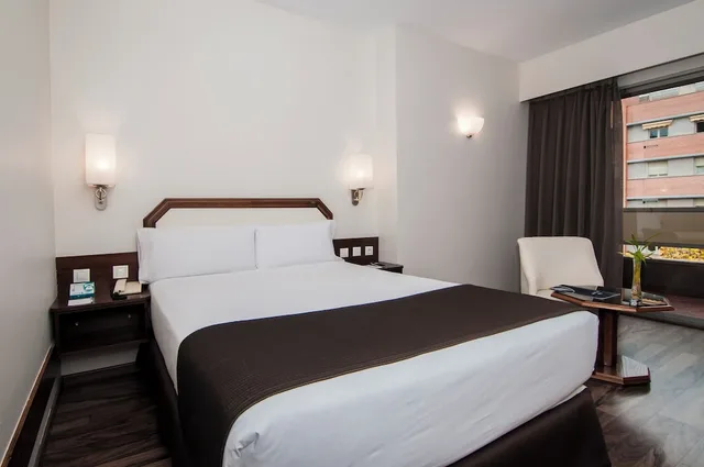 غرفة مفردة بسريرين منفصلين، Senator Barajas Hotel 10/10