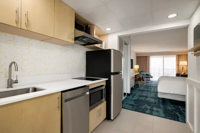 جناح تنفيذي بسرير كينج مع أريكة، Holiday Inn Ocean City 4/6