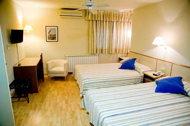 غرفة رباعية، Hotel Balaguer 3/9