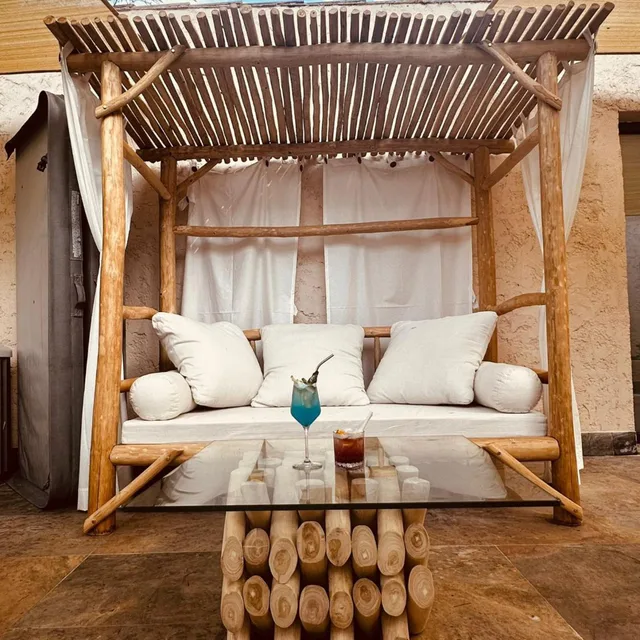 Suite, King Bed, Hot Tub, Le Mas Provencal 3/7
