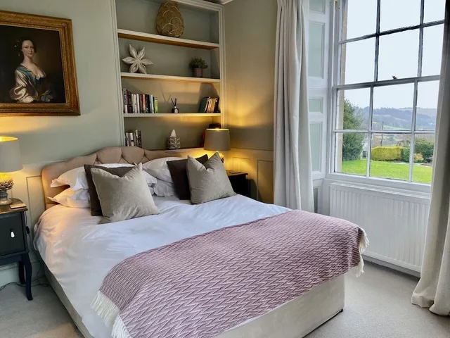 Comfort, Double Bed, Burleigh Court Cotswolds 3/5