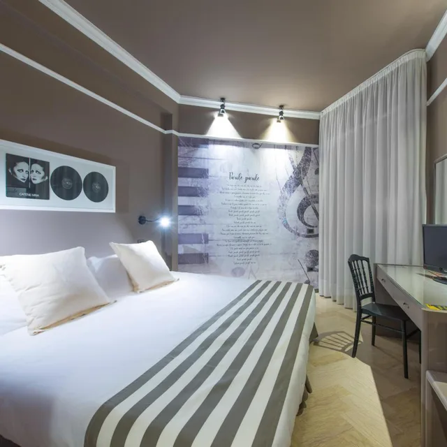 Art، Admiral Art Hotel 1/10