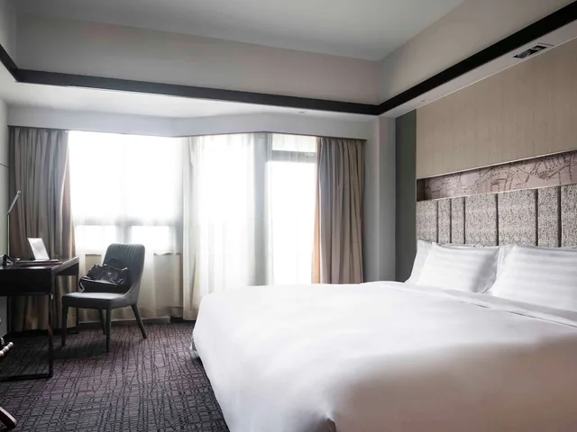 غرفة سوبيريور بسرير كينج بإطلالة على المدينة، Grand Mercure Shanghai Hongqiao 1/6