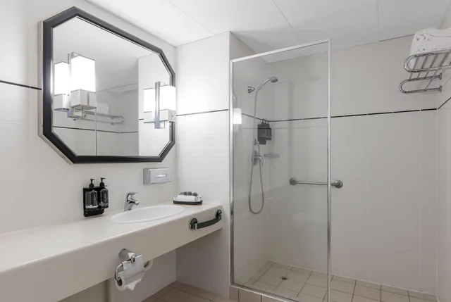 Boardroom, Suite, King Bed, Ramada by Wyndham Diplomat Canberra 4/4