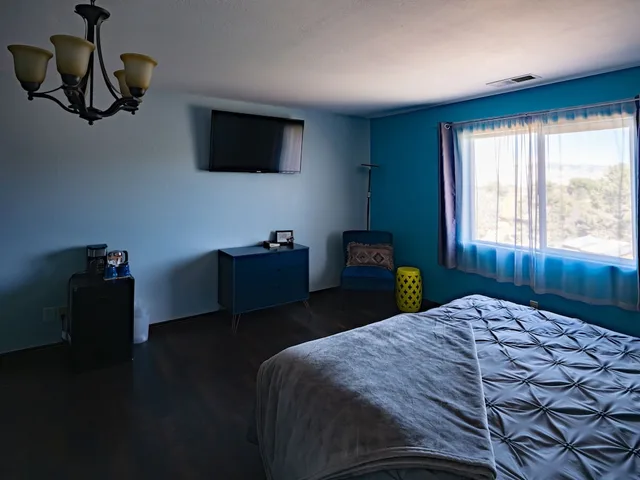Cave, Futon Bed, King Bed, Single Bed، Bryce Trails Bed and Breakfast 2/4