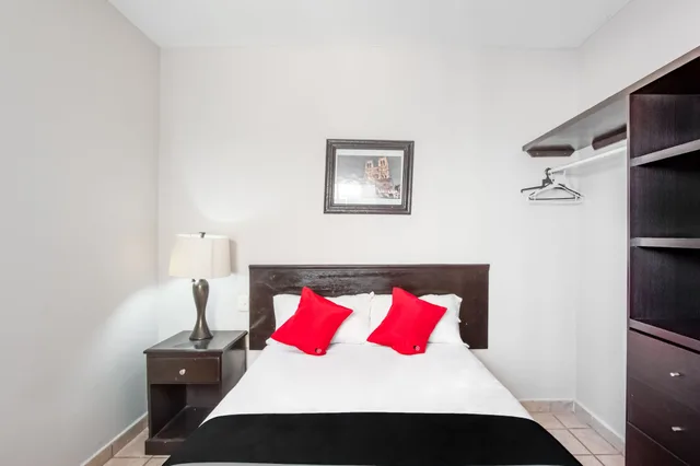 Junior Suite, 1 King and 2 Double Beds, Boca Inn Hotel &amp; Suites 2/4