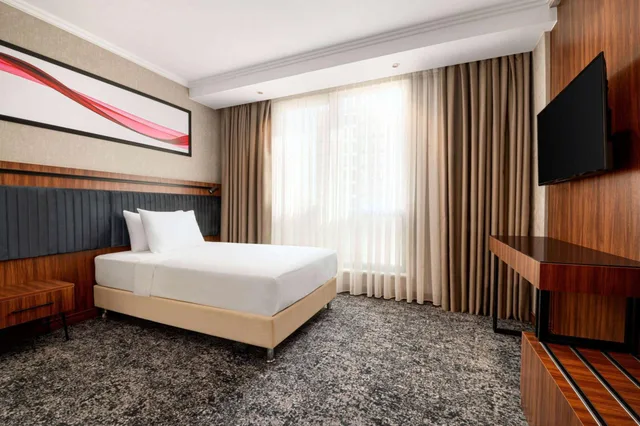 غرفة بسرير كينج لذوي الإعاقة، Ramada by Wyndham Gaziantep 2/8