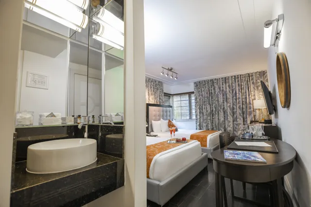 Classic, 2 Queen Beds, Riviera Suites South Beach 8/9