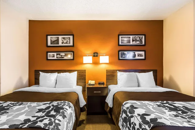 غرفة رباعية بسريرين مزدوجين، Sleep Inn Springfield South I60 near Medical District 1/5
