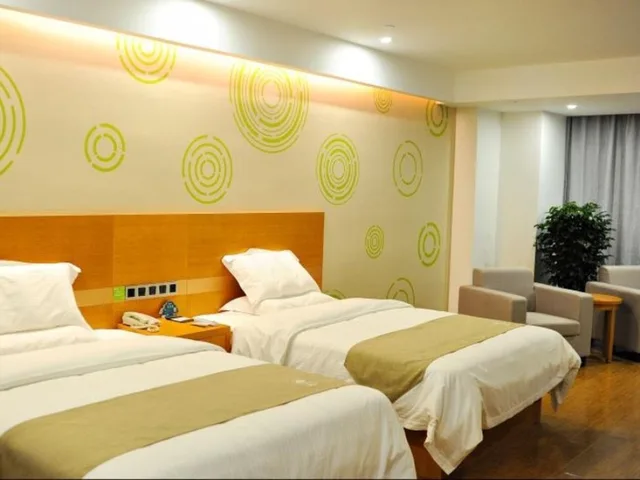 View Twin Room, Greentree Inn Zhenjiang Dagang New District Tonggang Road Butterfly Square Hotel 1/1