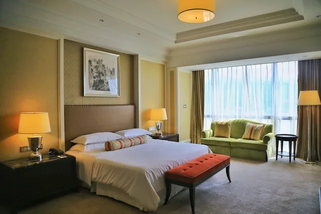 Room, King Bed, River View, Sheraton Fuzhou Hotel 3/4
