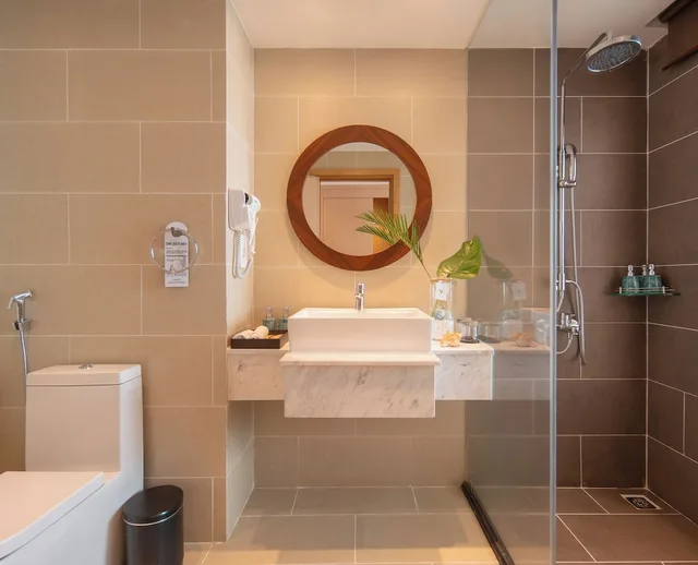 غرفة ديلوكس بسرير كينج بإطلالة على البحر، Starcity Bayfront Nha Trang Hotel 8/8