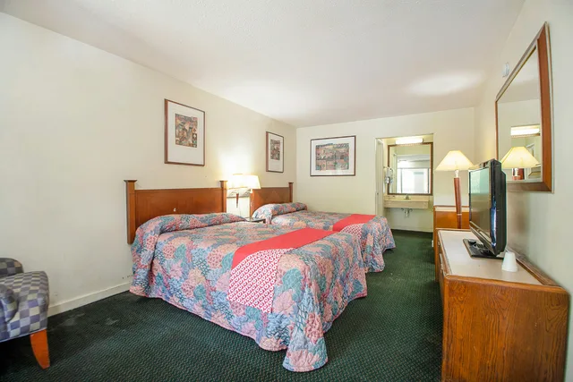 غرفة بسريرين كوين، Hotel O Daylight Inn Elkhart I-90, IN 4/6