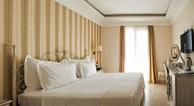 غرفة بسرير كوين بإطلالة على البحر بشرفة، Hotel Azimut 2/4