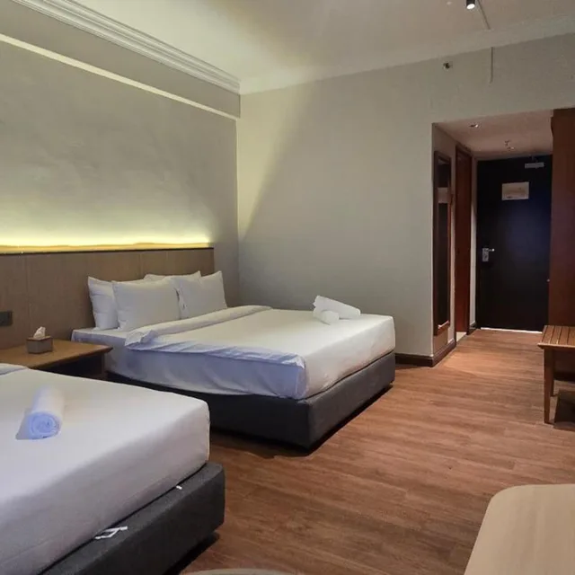 غرفة ديلوكس ثلاثية، Kingston Hotel 28 - Gocos Hotel Klang 1/8