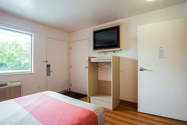 غرفة قياسية بسرير كوين، Motel6 Prescott, AZ 1/10