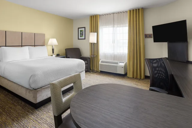 Studio, Suite, Queen Bed, Accessible, Candlewood Suites Norfolk Airport 1/3