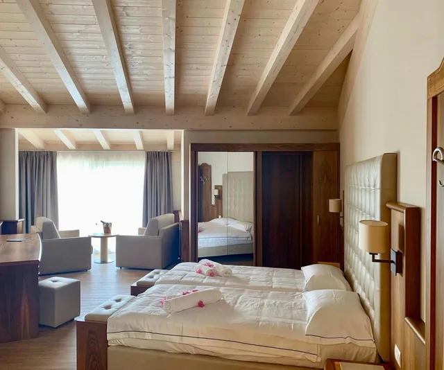 غرفة سوبيريور بسرير مزدوج، Royal Suite 7/9