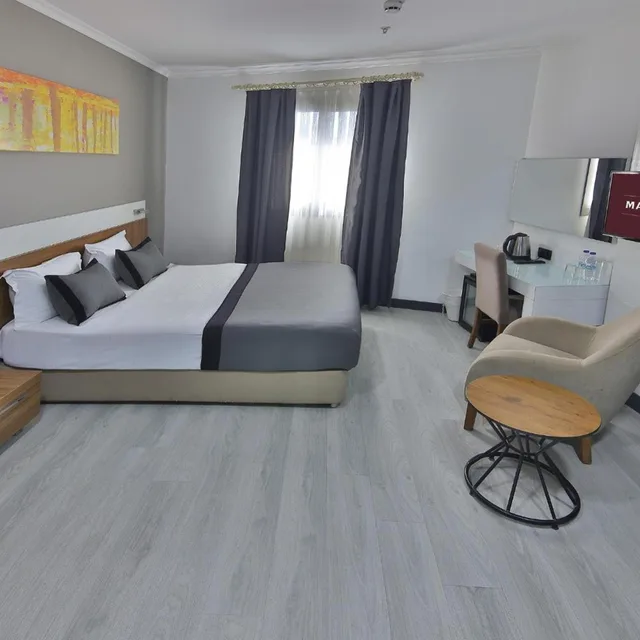 غرفة بسرير مزدوج بشرفة، Buca Residence Hotel 3/10