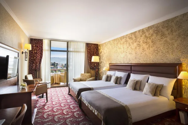 غرفة سوبيريور بسرير مزدوج أو سريرين منفصلين بإطلالة على المتنزه بشرفة، Remisens Hotel Metropol 4/7