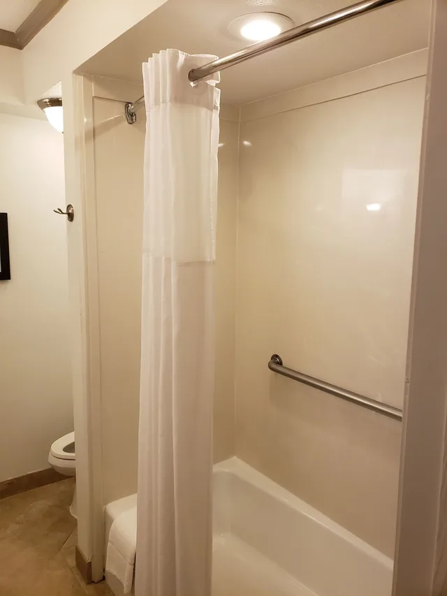 غرفة بريميوم بسرير كينج، Country Inn Suites By Radisson Metairie New Orleans La 8/8
