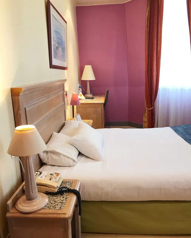 غرفة قياسية بسرير مزدوج، Brit Hotel Aux Sacres - Reims Centre 5/7