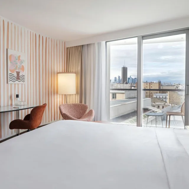 غرفة بريستيج بإطلالة على الحديقة بشرفة، Renaissance Paris Arc de Triomphe Hotel 5/10