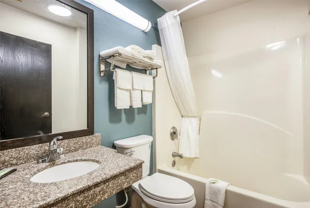 غرفة بسرير كوين، Sleep Inn & Suites Tallahassee - Capitol 5/6
