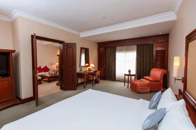جناح جونيور بسرير مزدوج بإطلالة على المدينة، Cambodiana Hotel 1/4
