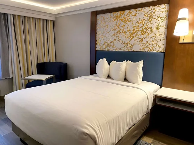 غرفة قياسية بسرير كينج لذوي الإعاقة، The Westfield Inn, BW Signature Collection 6/10