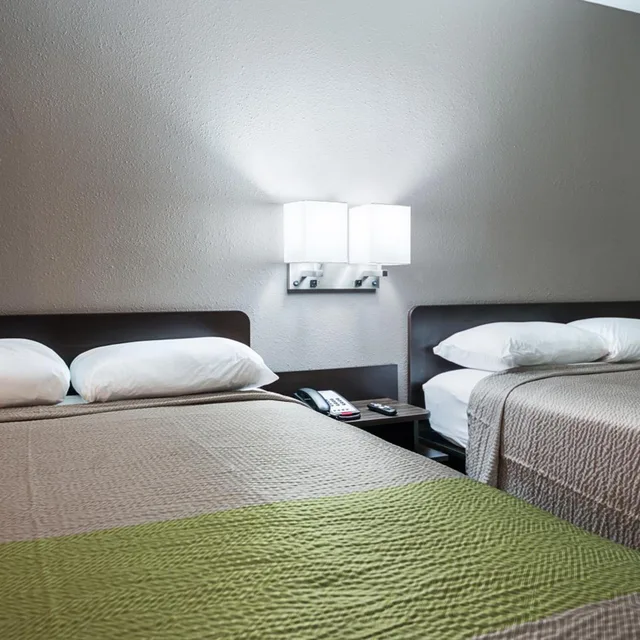 Room, 2 Queen Beds, Smoking, Motel6 New Iberia, LA 5/10